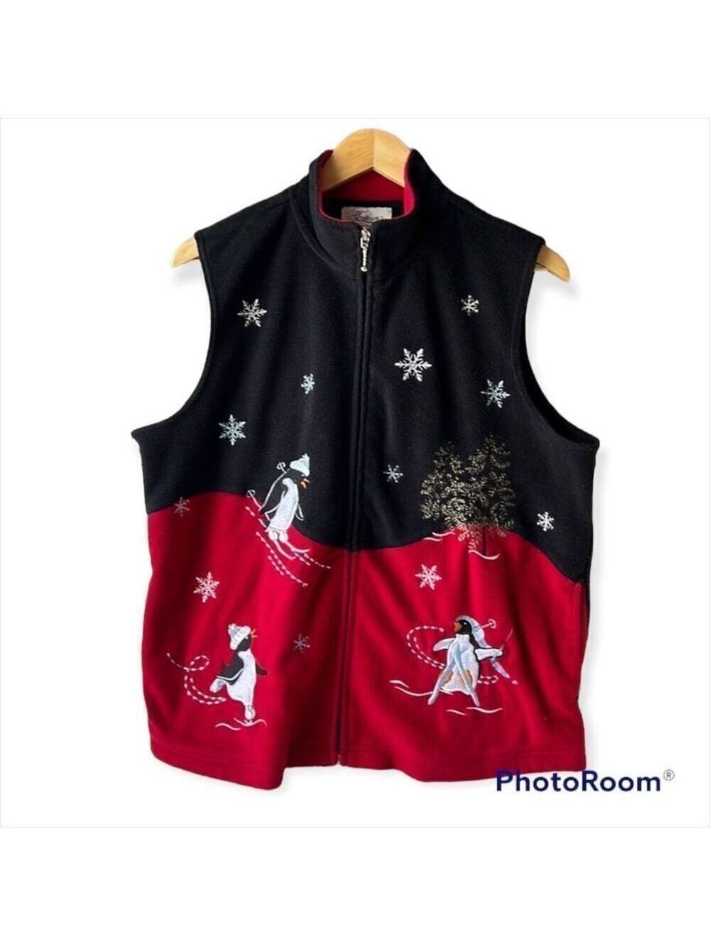 𝅺tradition Red and Black Vintage Winter Themed Vest